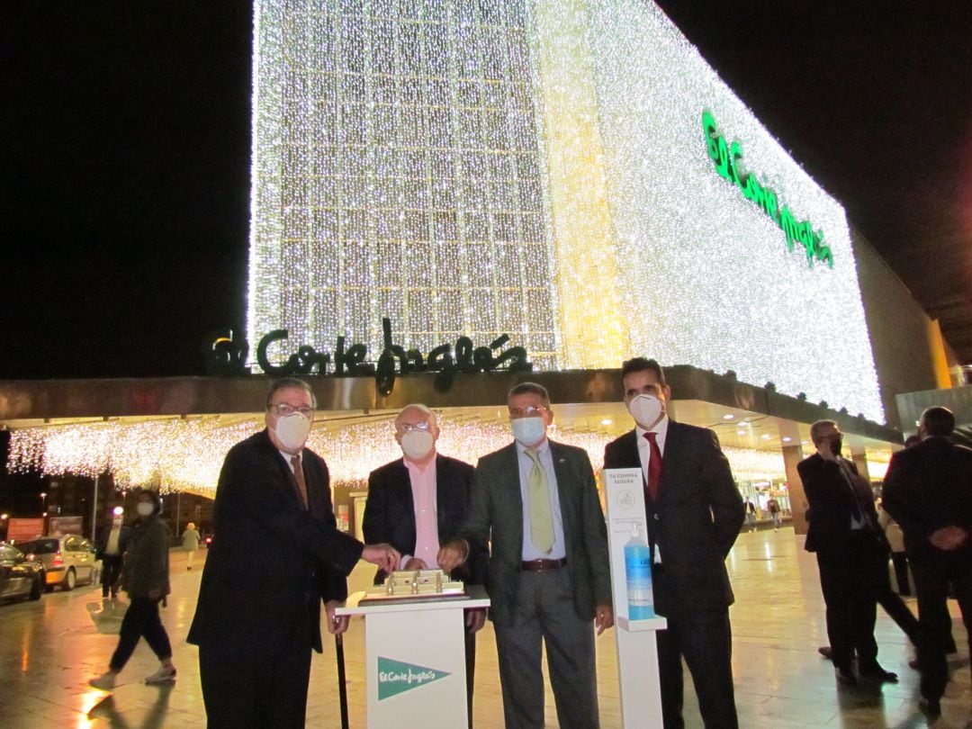 Encendido en el centro de Avenida Libertad de Murcia