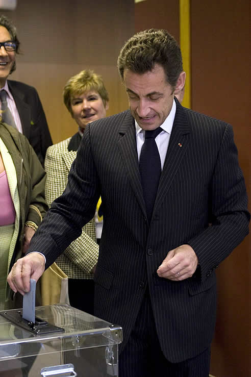Sarkozy votando esta mañana