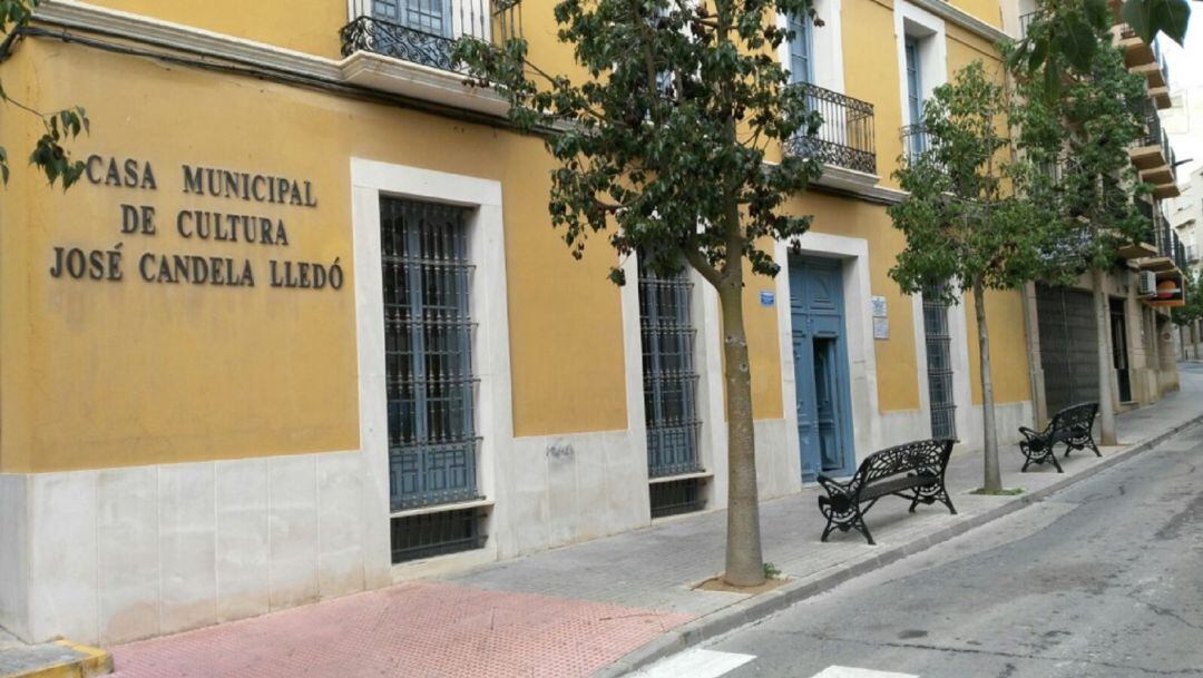 Fachada de la casa de Cultura de Crevillent