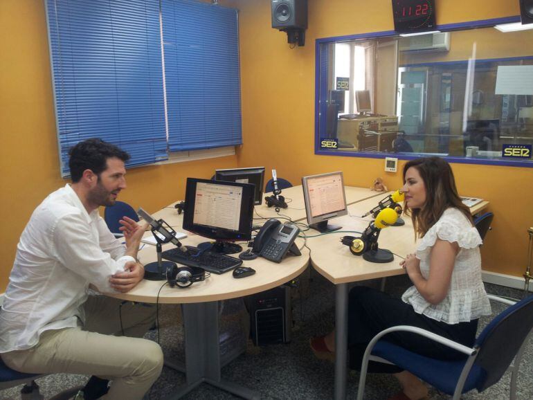 Enrique Árbol entrevista en &quot;Hoy por Hoy Granada&quot; a la candidata de Unidos Podemos por Granada Ana Terrón