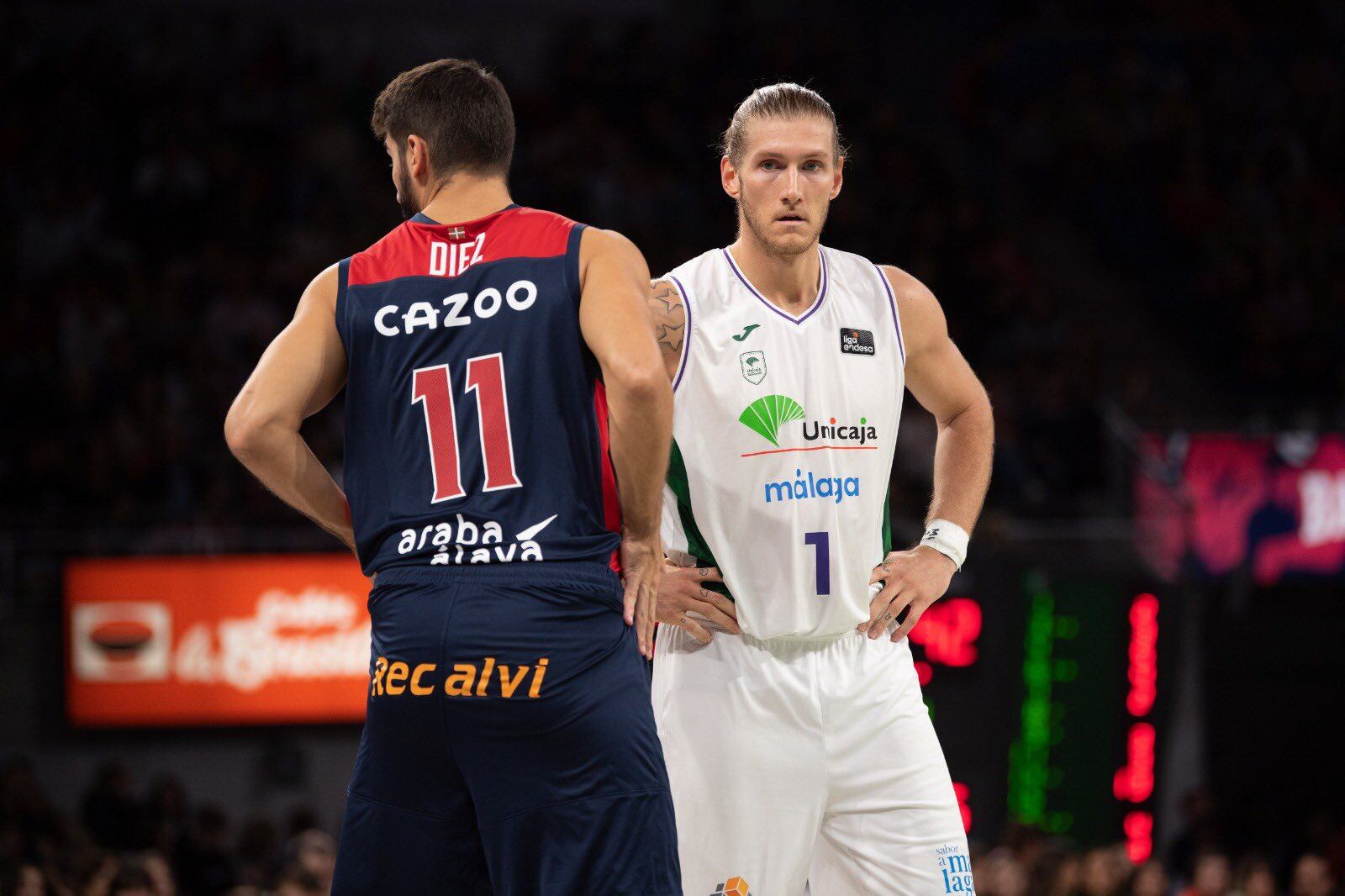 Osetkowski, junto a Dani Díez, en el partido de la primera vuelta