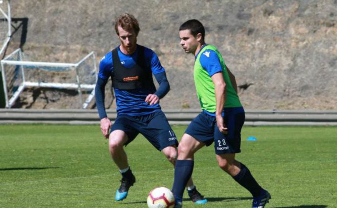 Zurutuza en un entrenamiento en Zubieta con Sangalli 