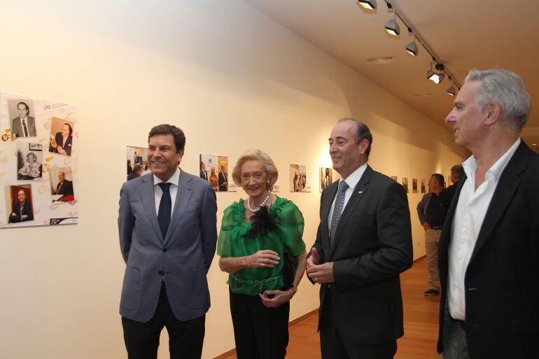 Inauguración de la exposición fotográfica '40 años en 40 imágenes', organizada por la Confederación Palentina de Organizaciones Empresariales (CPOE) 