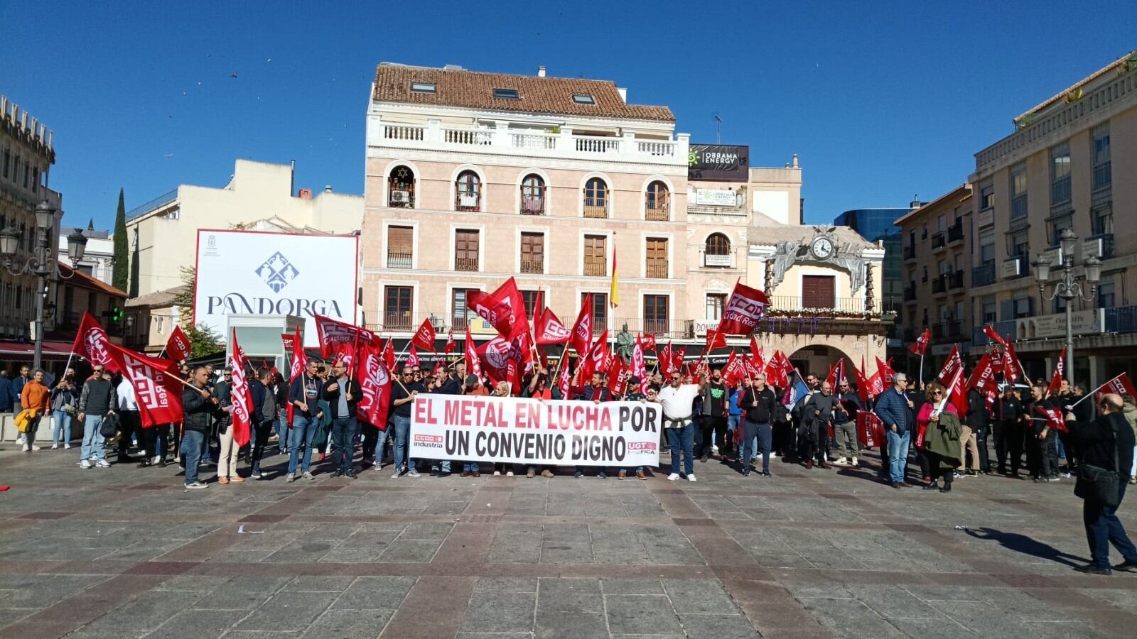 Concentración de delegados de UGT y CCOO en Ciudad Real
