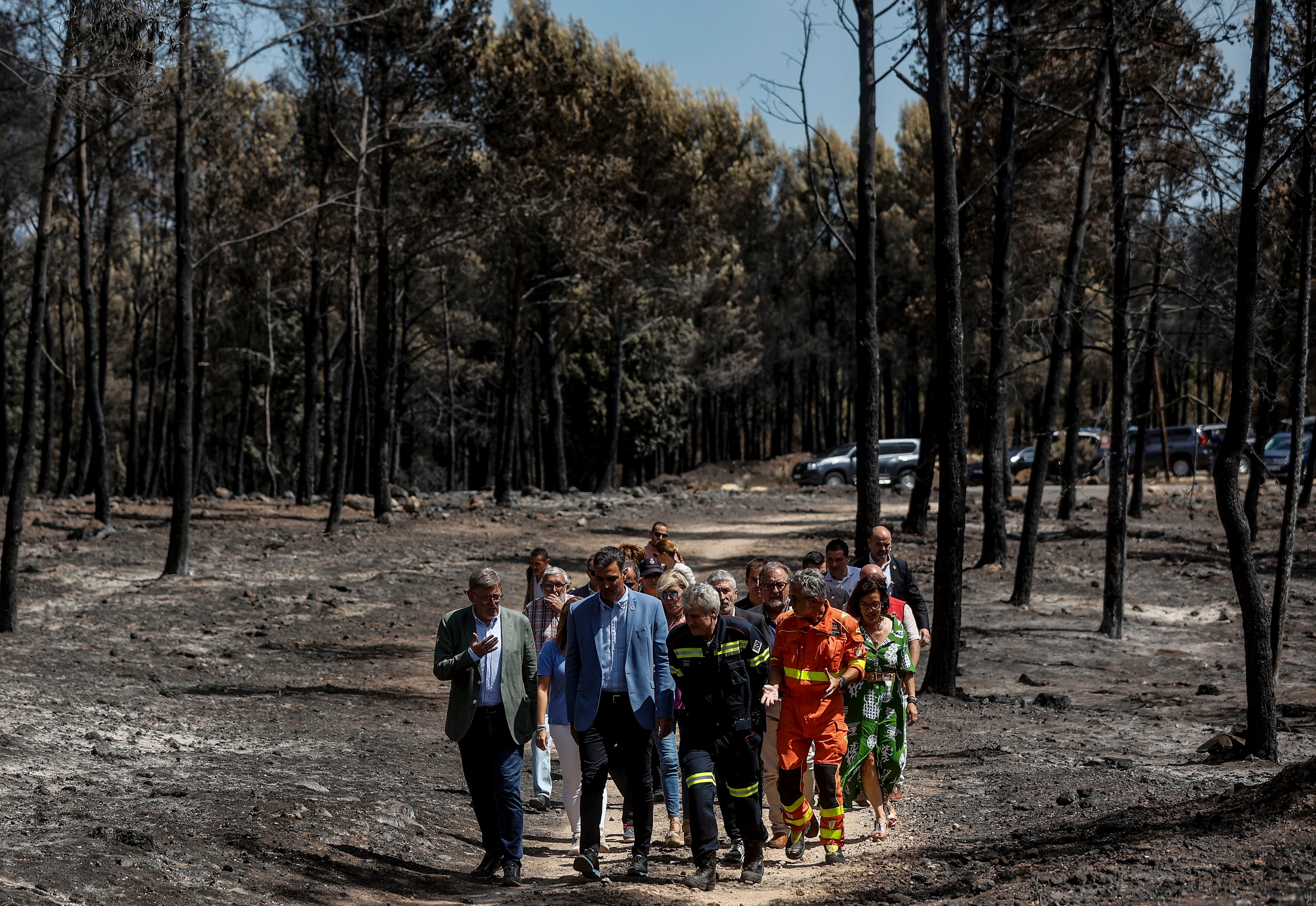 El presidente del Gobierno y el presidente de la Comunitat Valenciana visitan la zona afectada por el incendio de Bejís