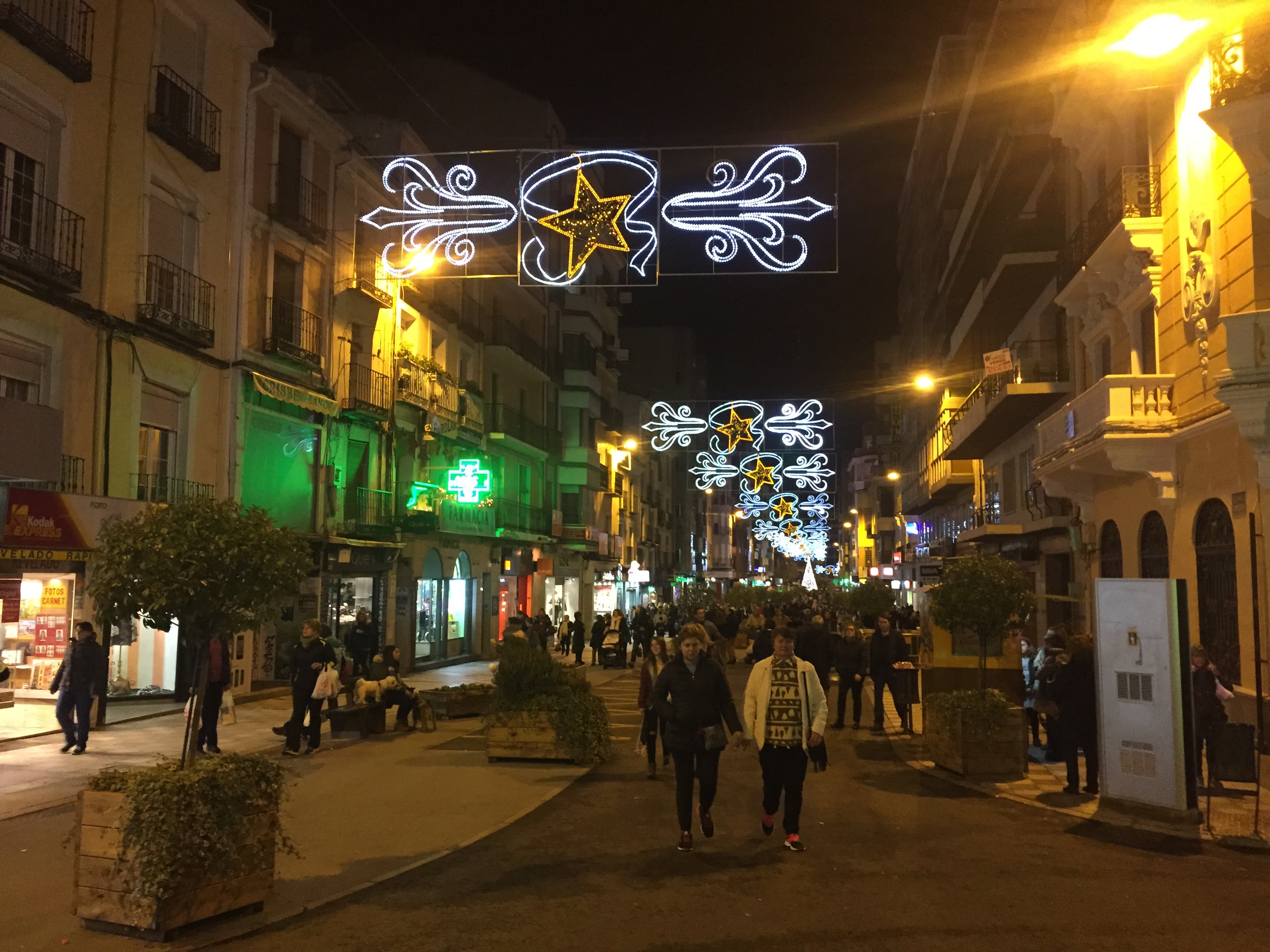 Luces de Navidad en Carretería, Cuenca. Foto de archivo