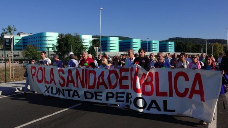 Manifestación en defensa de la Sanidad Pública y contra el modelo sanitario del Hospital Álvaro Cunqueiro.