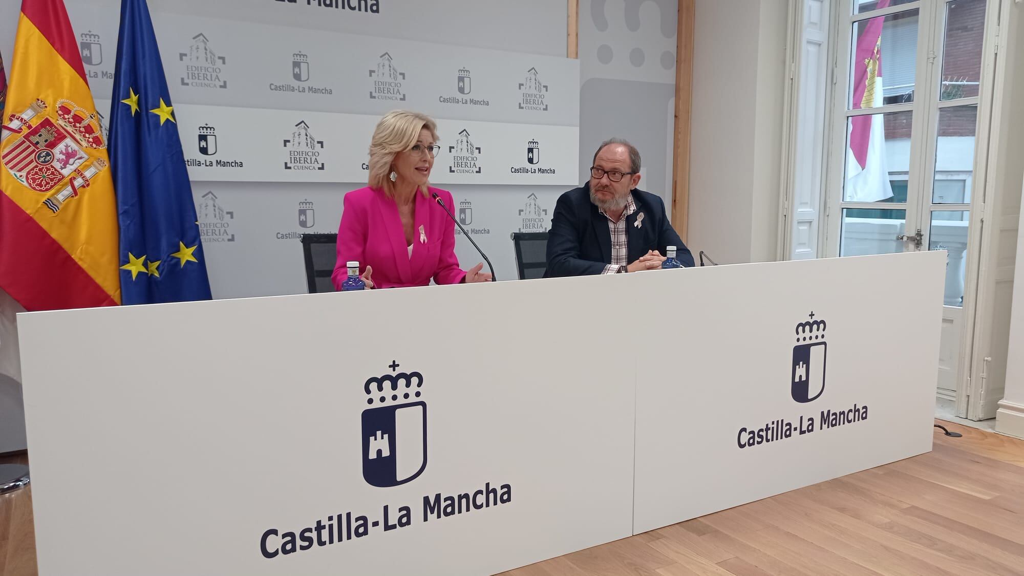 La delegada de la Junta, con el delegado de Hacienda, en la presentación de los presupuestos regionales para la provincia de Cuenca