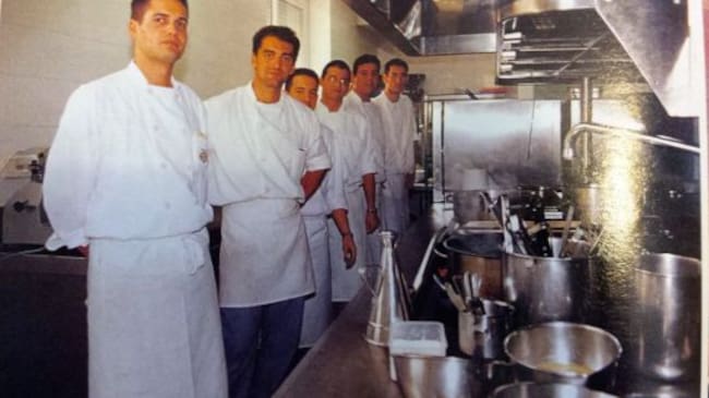 Julio Fernandez con otros alumnos en la Escuela de Hostelería del Alabardero