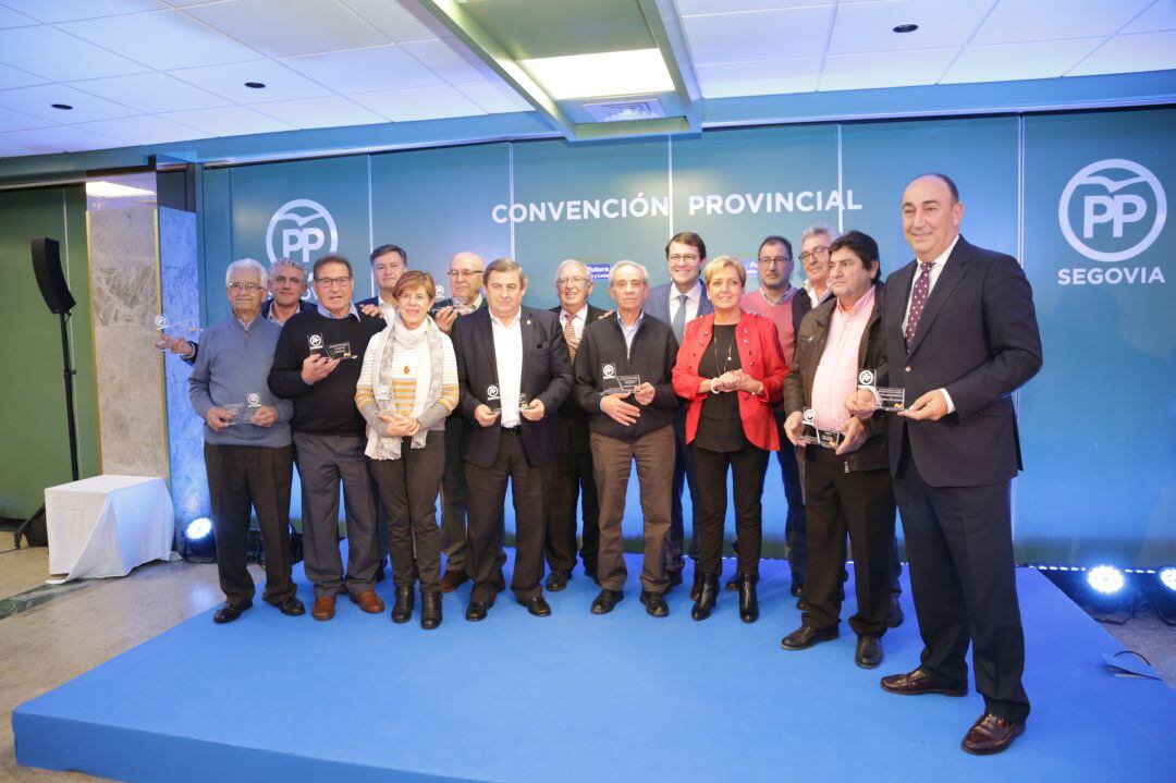 Foto de familia de los alcaldes más veteranos del PP