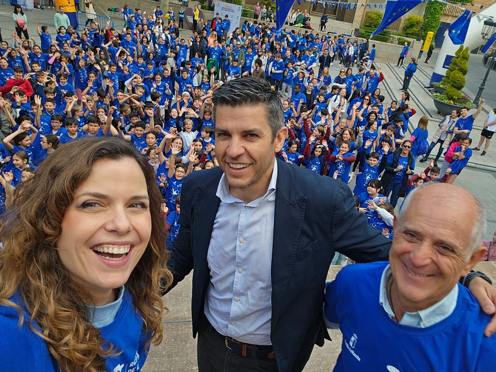 Santiago Lázaro (centro)