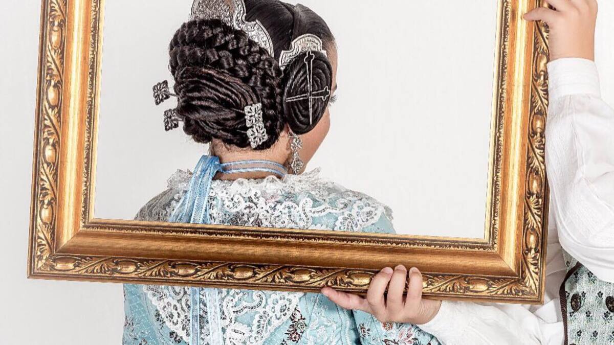 Esmerado Castillo, el artesano conquense de peinetas para falleras valencianas