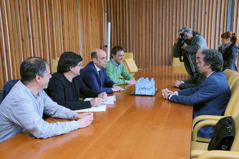 Reunión con representantes de FCC y Cespa