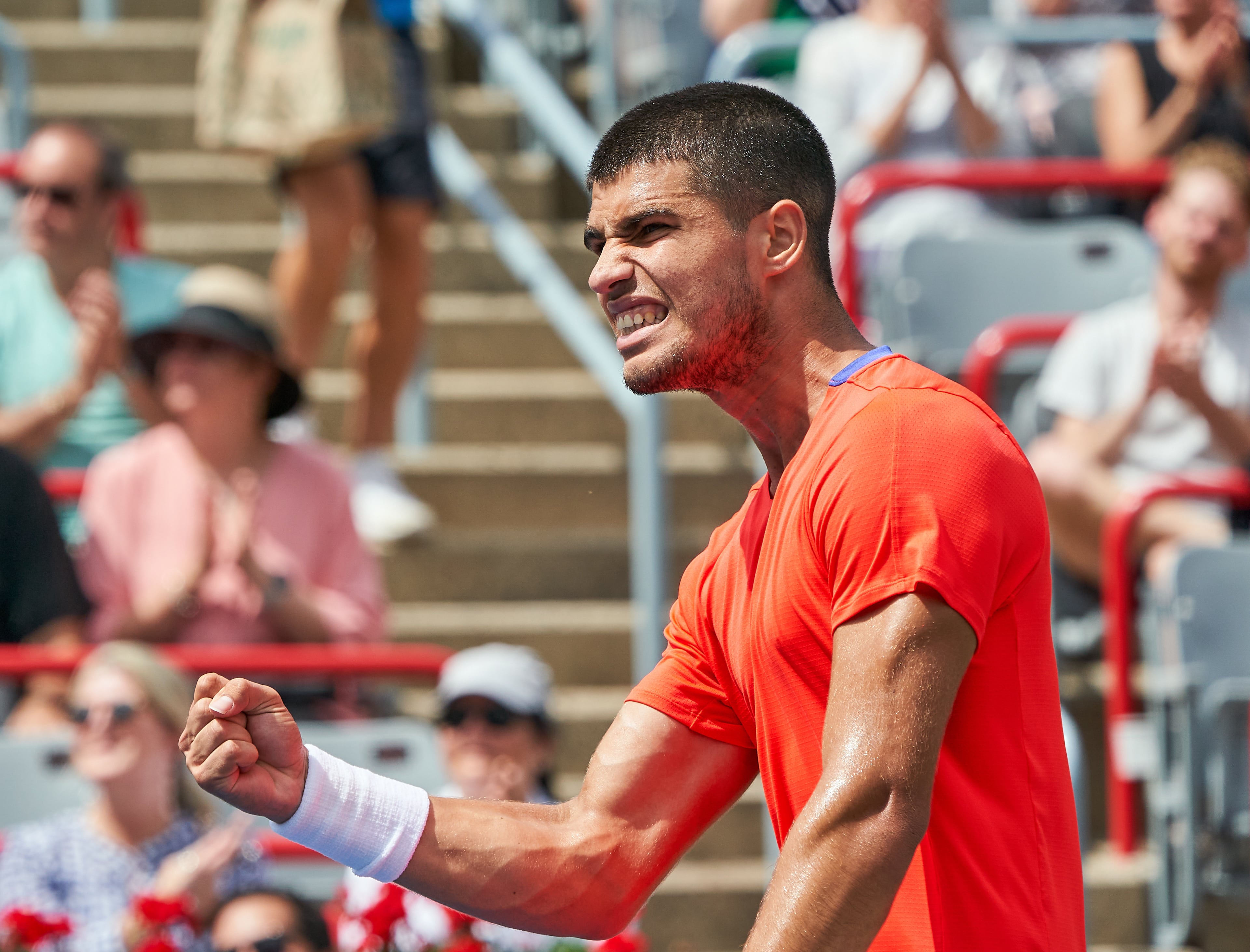 -FOTODELDÍA- Montreal (Canadá), 10/08/2022.- El español Carlos Alcaraz celebra un punto ante el estadounidense Tommy Paul durante el Open de tenis de Montreal, Canadá. EFE/ANDRE PICHETTE
