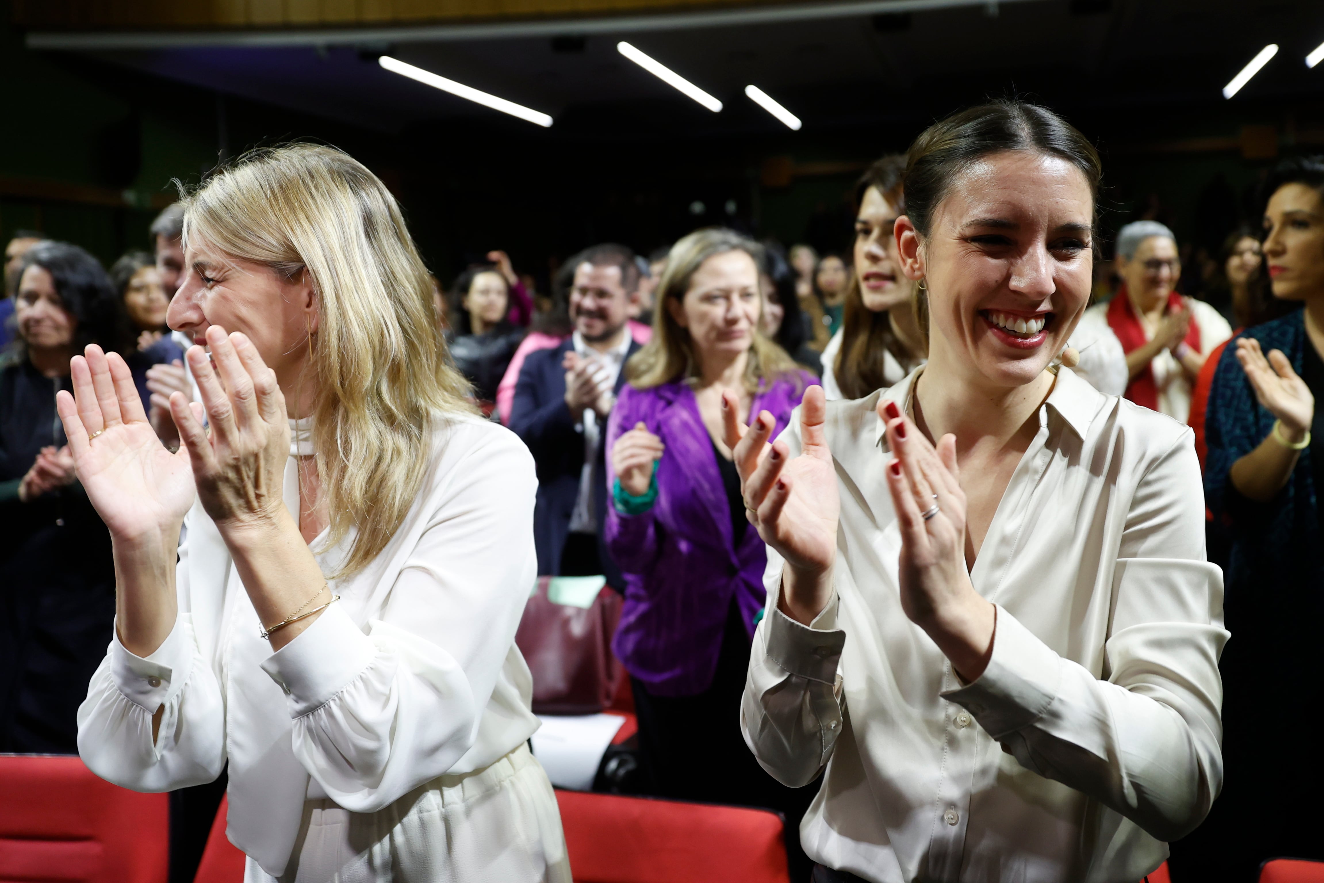 La vicepresidenta segunda y ministra de Trabajo y Economía Social, Yolanda Díaz y la ministra de Igualdad, Irene Montero.