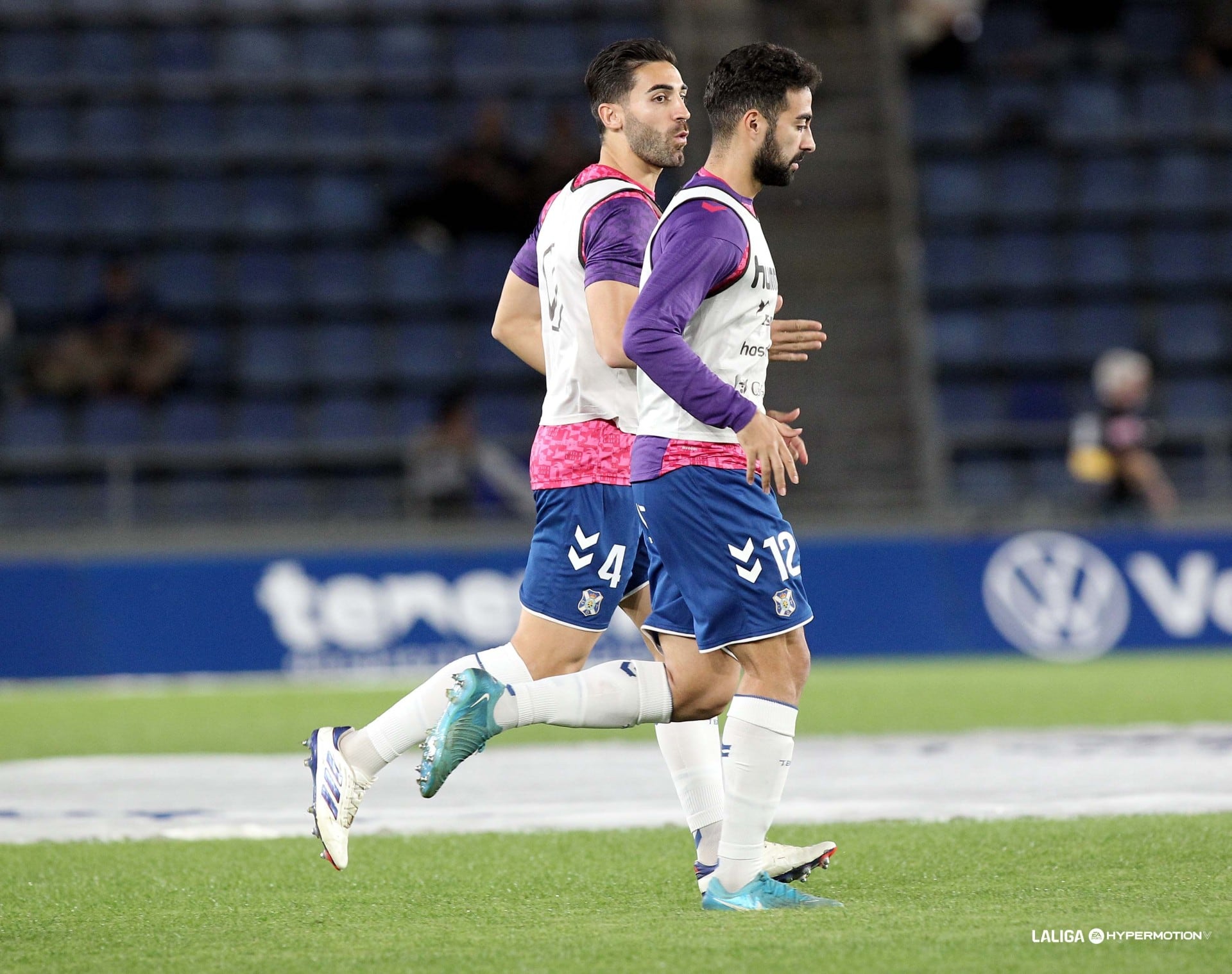 José León y Rubén Alves fueron titulares en la defensa blanquiazul ante el Levante.