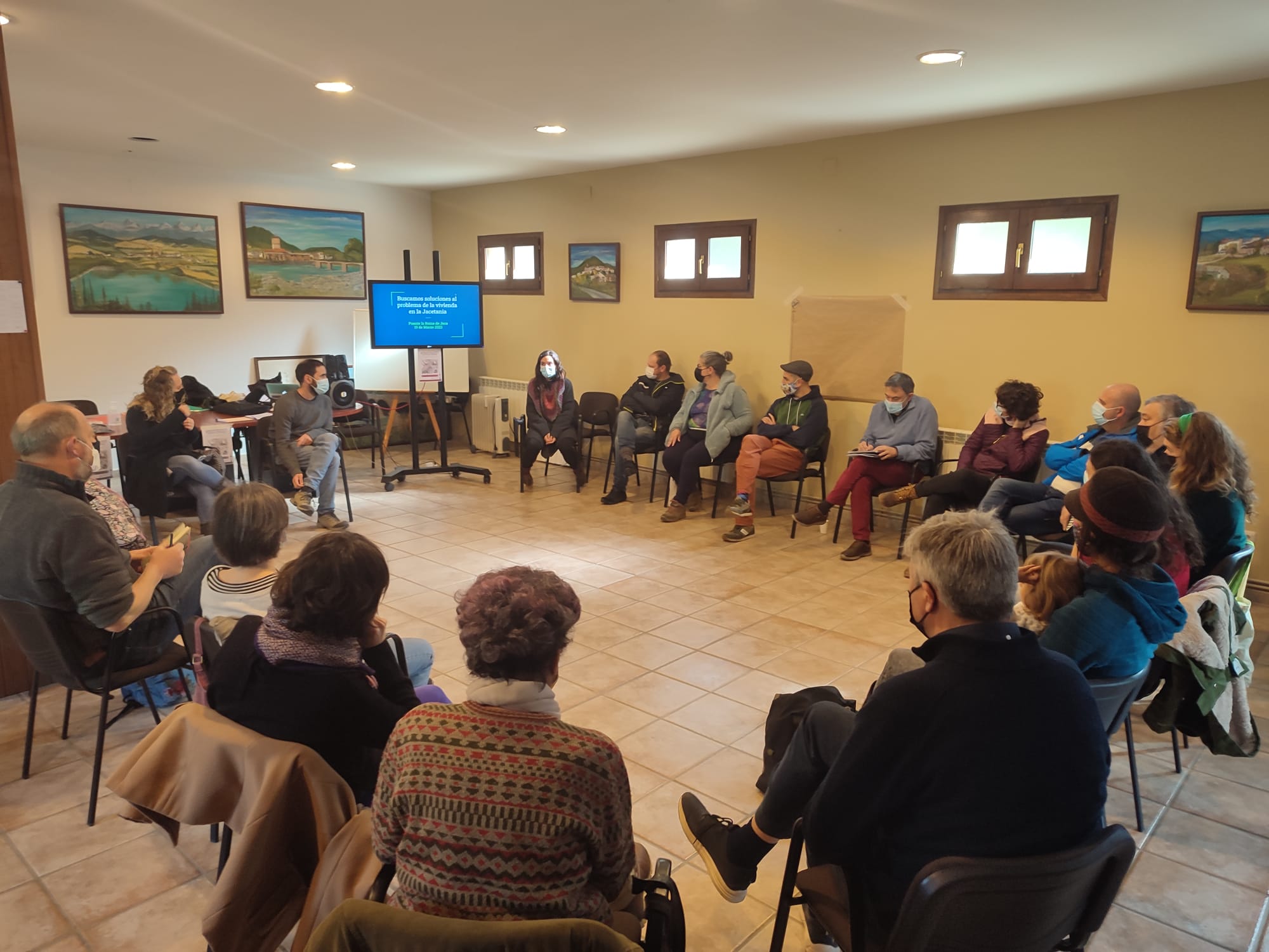 Jornada sobre vivienda realizada por pueblos Vivos en Puente la Reina de Jaca