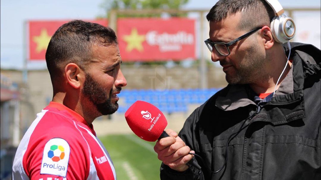 Canario en un partido.