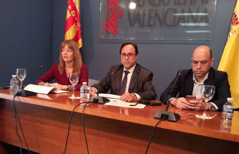 El conseller de Hacienda y Modelo Económico, Vicent Soler durante la presentación de los Presupuestos de la Generalitat Valenciana 2017 para la provincia de Alicante.