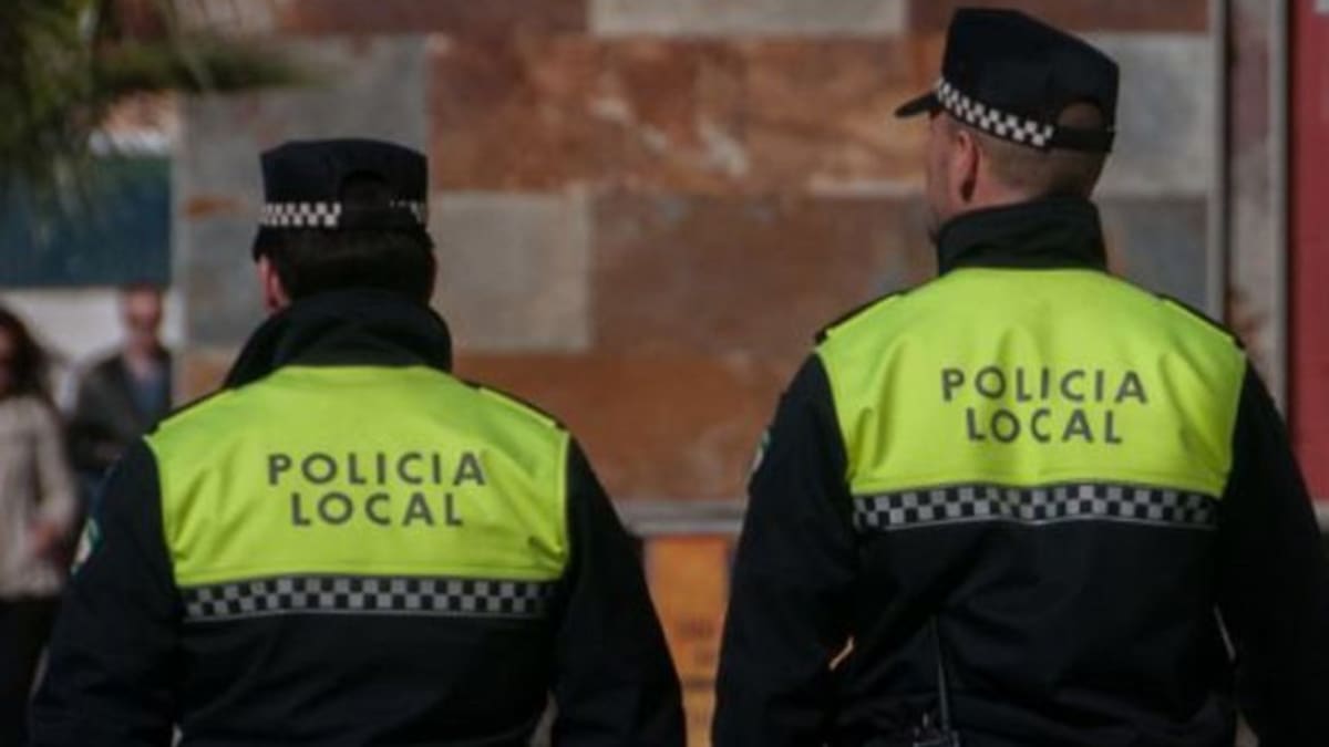 La Policía Local detiene a tres personas por robar teléfonos móviles