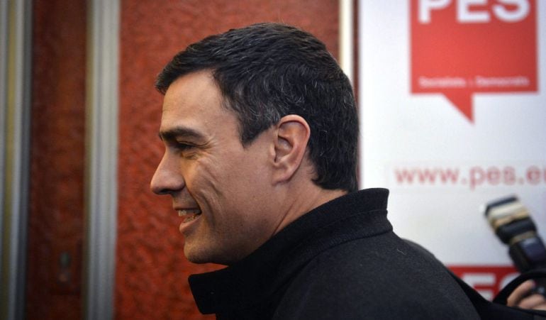 El líder del PSOE, Pedro Sánchez, llega a la reunión de los líderes del Partido Socialista Europeo previa a la primera cumbre del año de los jefes de Estado y de Gobierno de la UE, en Bruselas