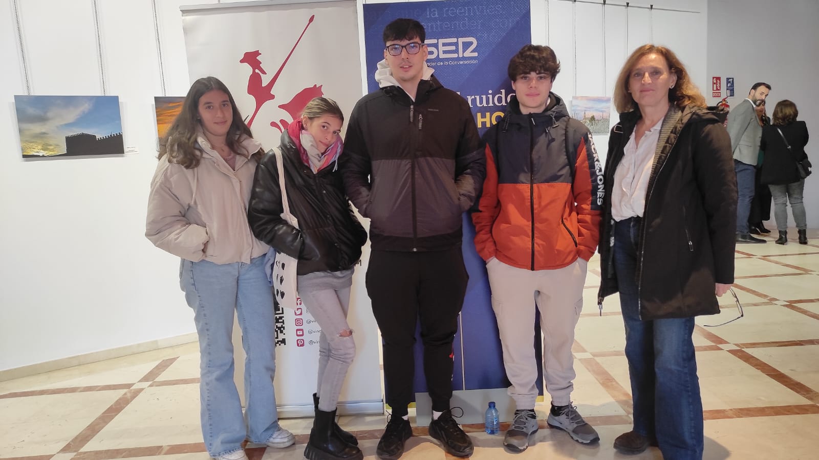 Alumnos y alumnas del IES &quot;Gregorio Prieto&quot; de Valdepeñas han asistido a la emisión del programa de Ángels Barceló