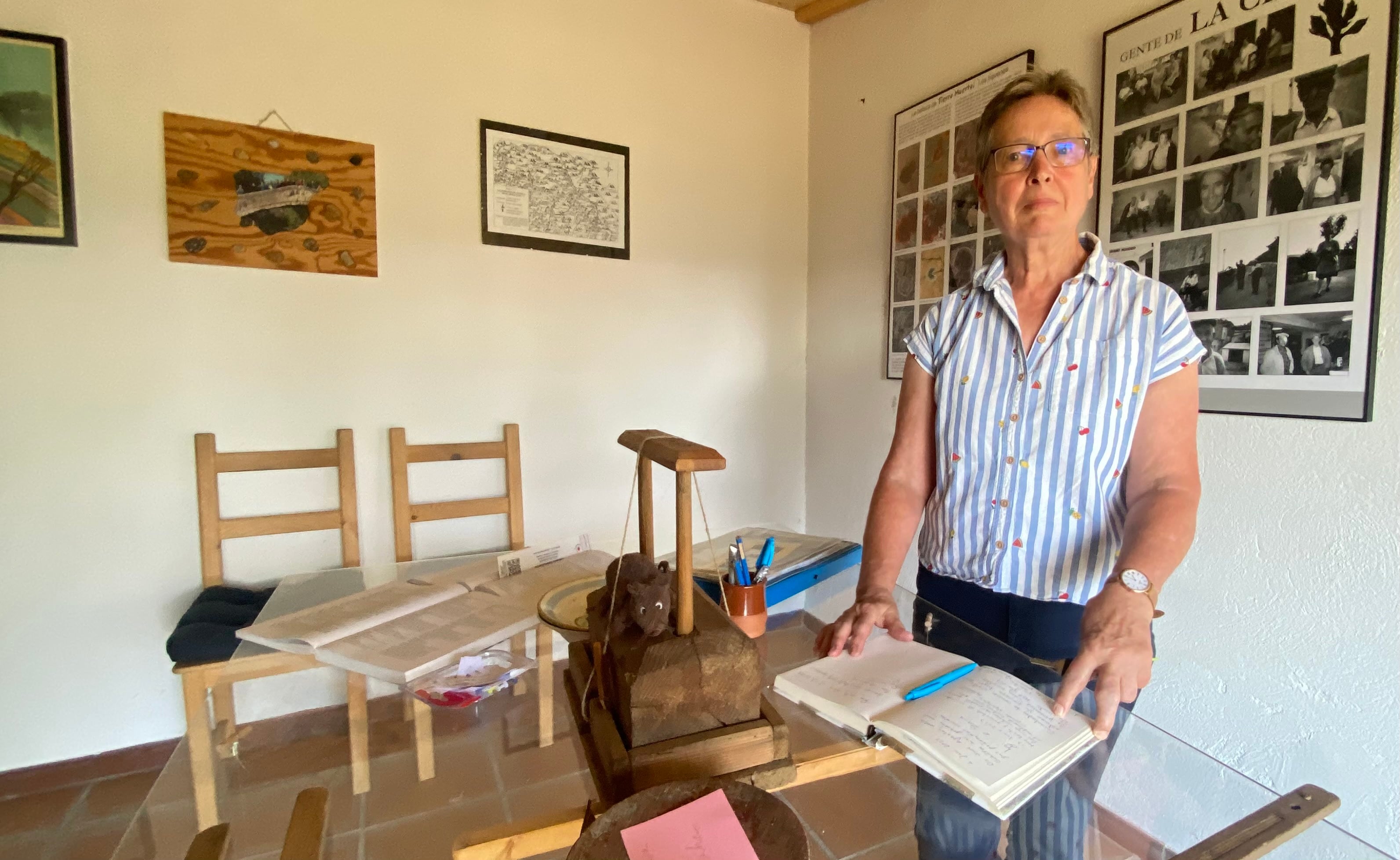 Christiana Scharfenberg en el museo etnográfico que ha creado en La Cierva, municipio conquense en el que vive y del que es alcaldesa.