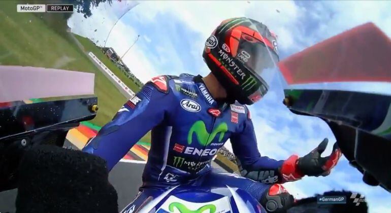 Maverick Viñales recrimina el gesto de Márquez en pista