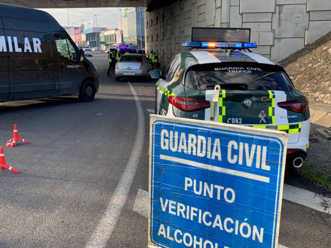 Control de la Guardia Civil en la Torrecilla. 