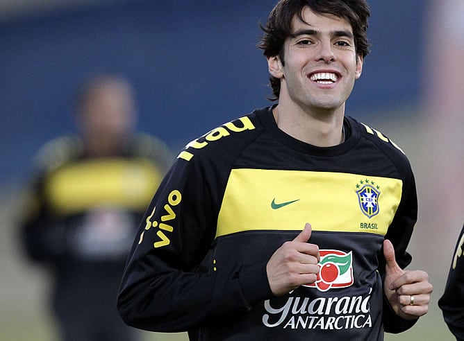 Brasil, sonriente, en el entrenamiento de Brasil