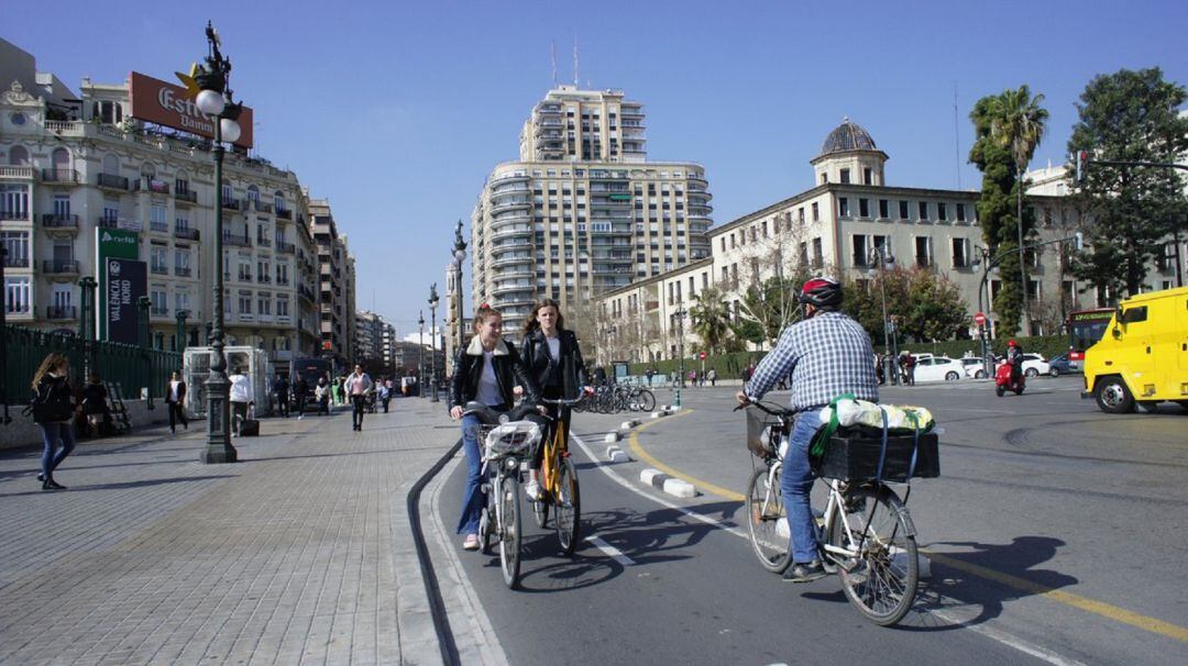 Carril bici a la altura de la Estació del Nord