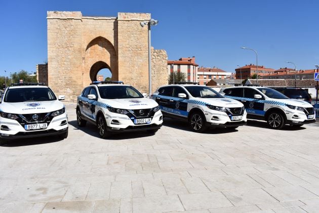 Vehículos policiales que se presentaron hace varios meses en la Puerta de Toledo