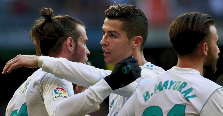 Bale y Cristiano celebran un gol ante Borja Mayoral