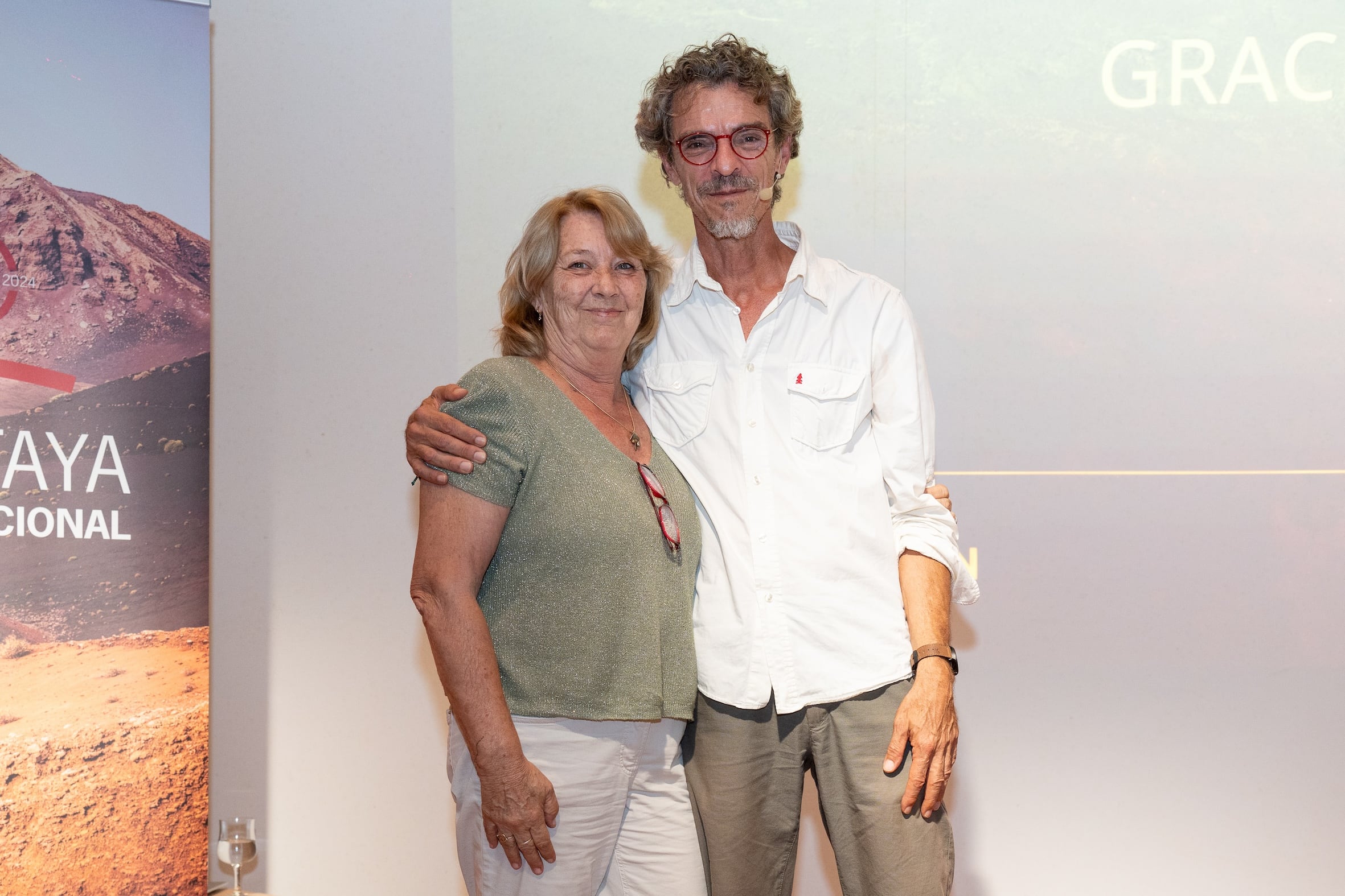 La geógrafa Carmen Romero y Pascual Gil, director-conservador de Timanfaya.