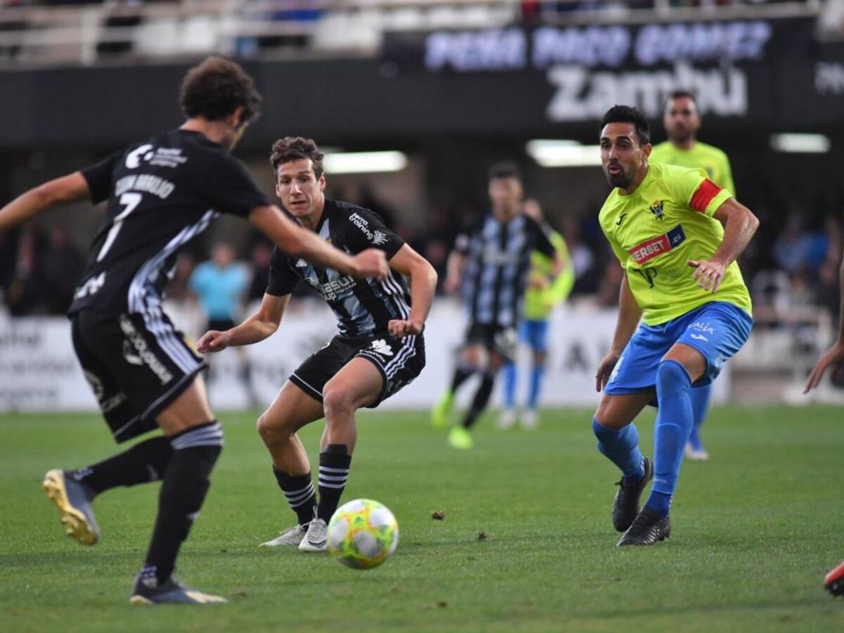 El Efesé acusa las bajas pero rescata un punto ante el Talavera