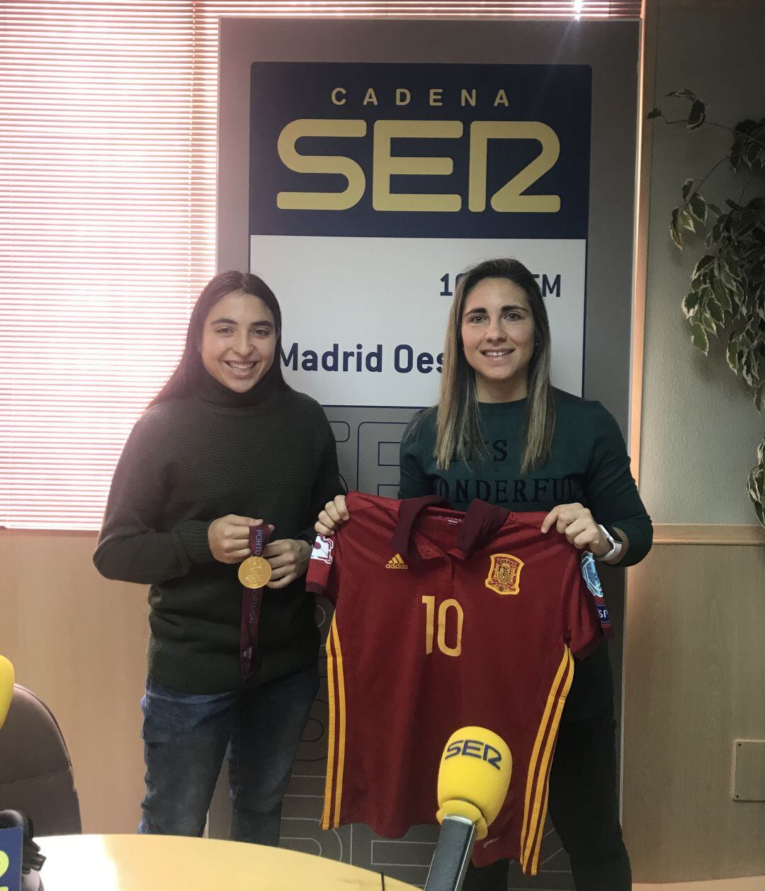 Marta Balbuena y Amelia Romero