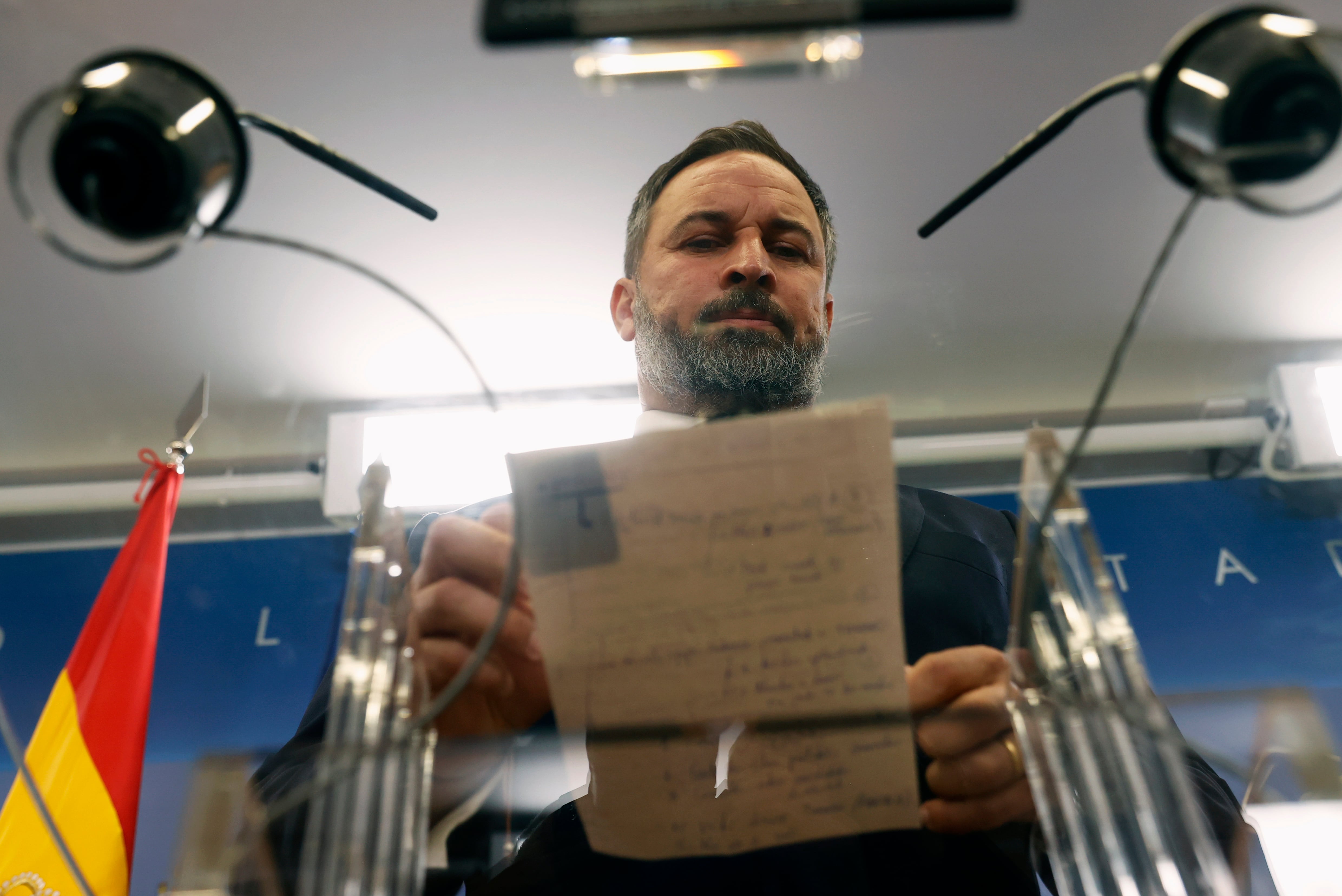 El presidente de Vox, Santiago Abascal, en una rueda de prensa en el Congreso de los Diputados