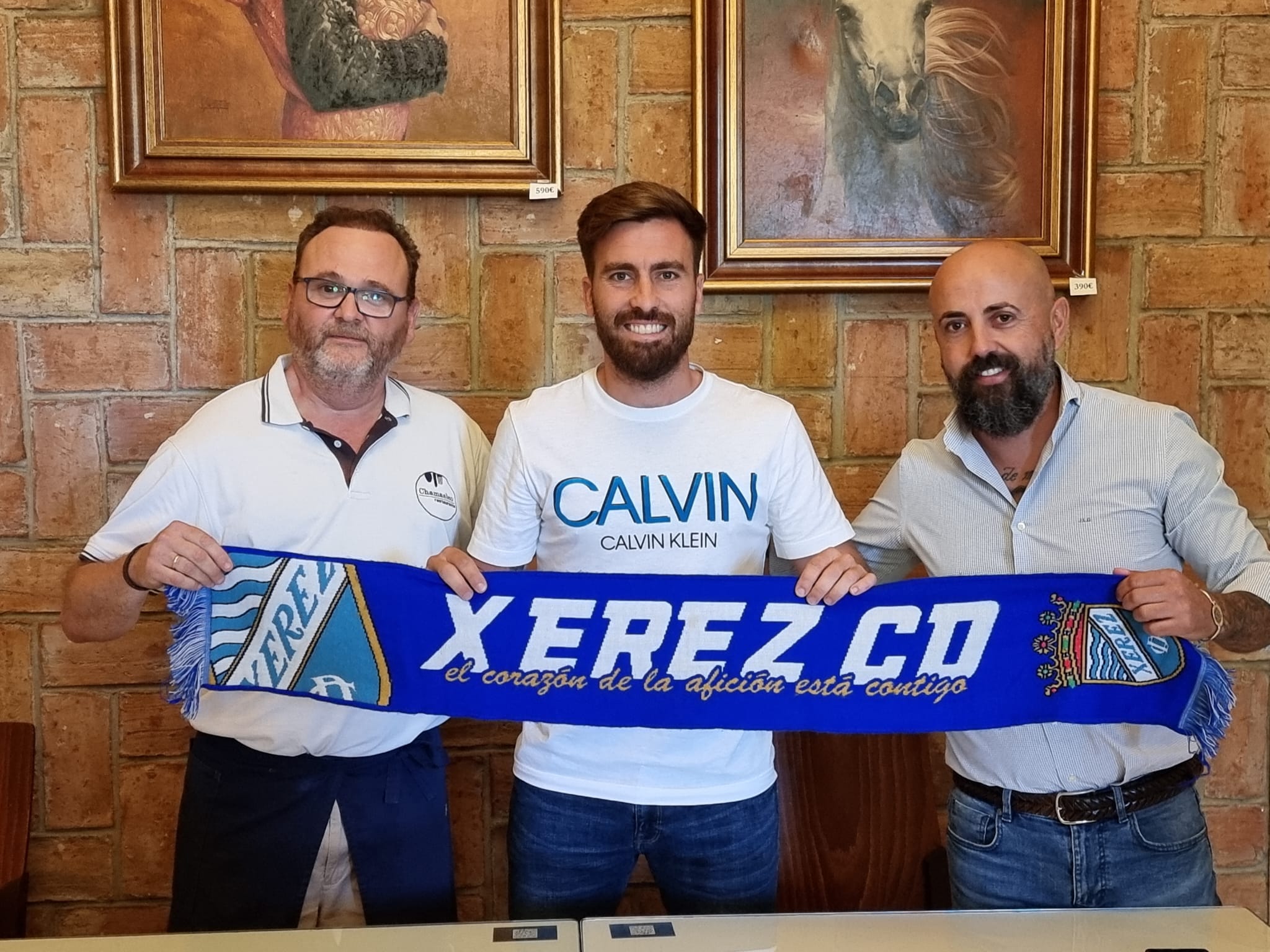 Parada durante su presentación como nuevo jugador del Xerez CD