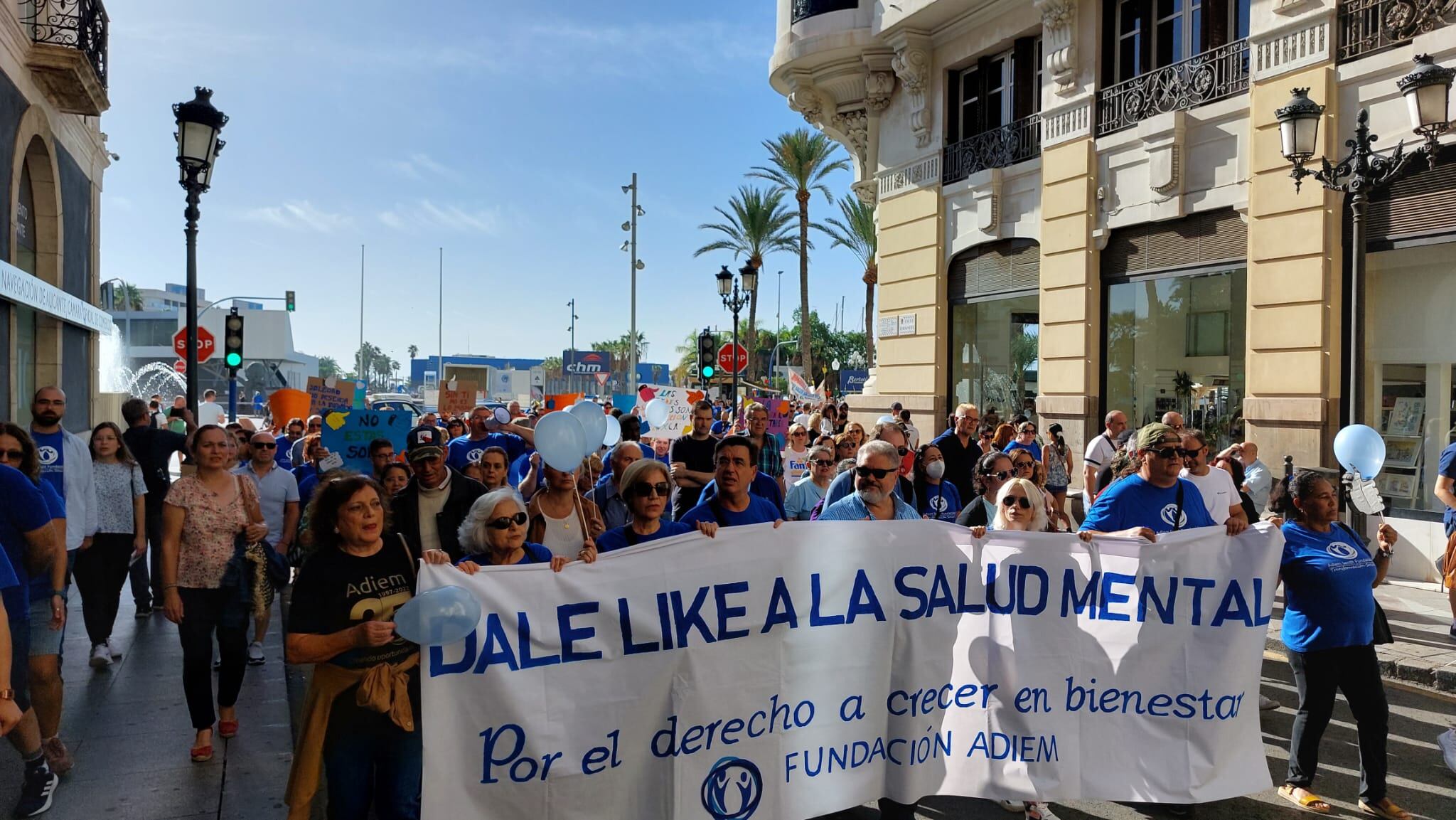 Unas 300 personas han participado este domingo en la marcha convocada por la Fundación ADIEM con motivo del Día Mundial de la Salud Mental