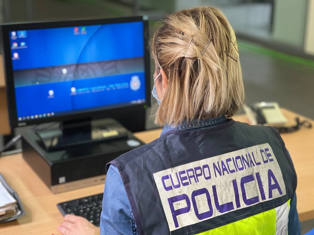 Tres detenidos en Alicante que se hacían pasar por albañiles para robar en el interior de las viviendas