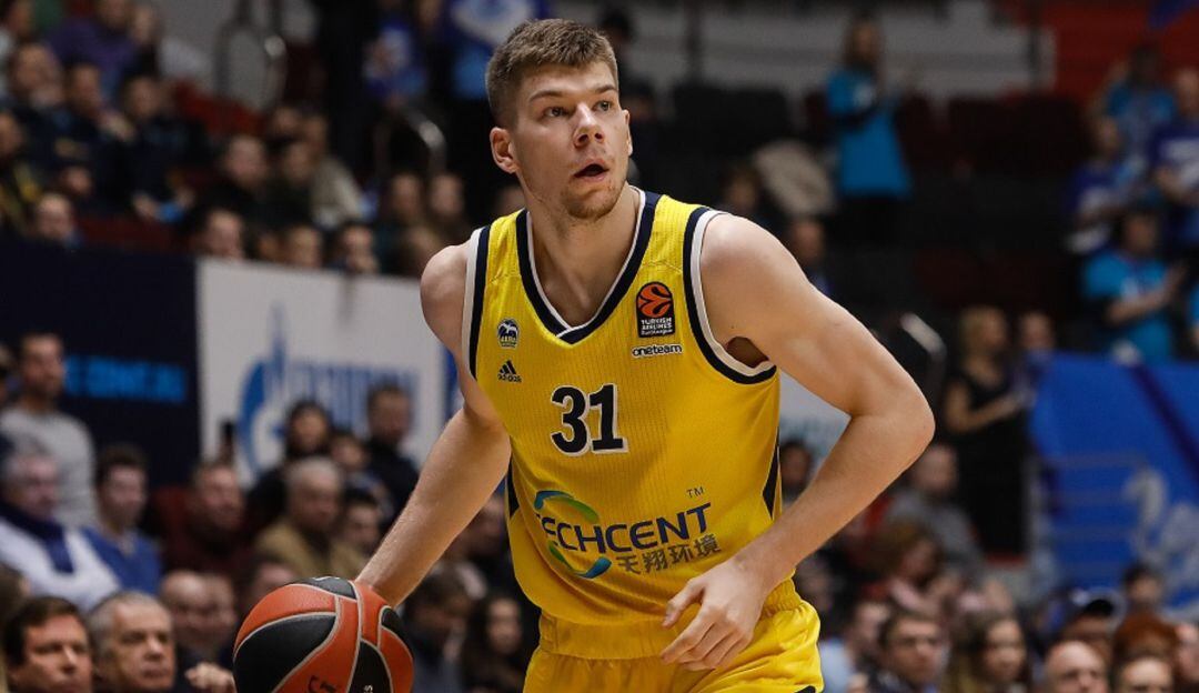 Rokas Giedraitis, en un partido con la camiseta del Alba Berín.