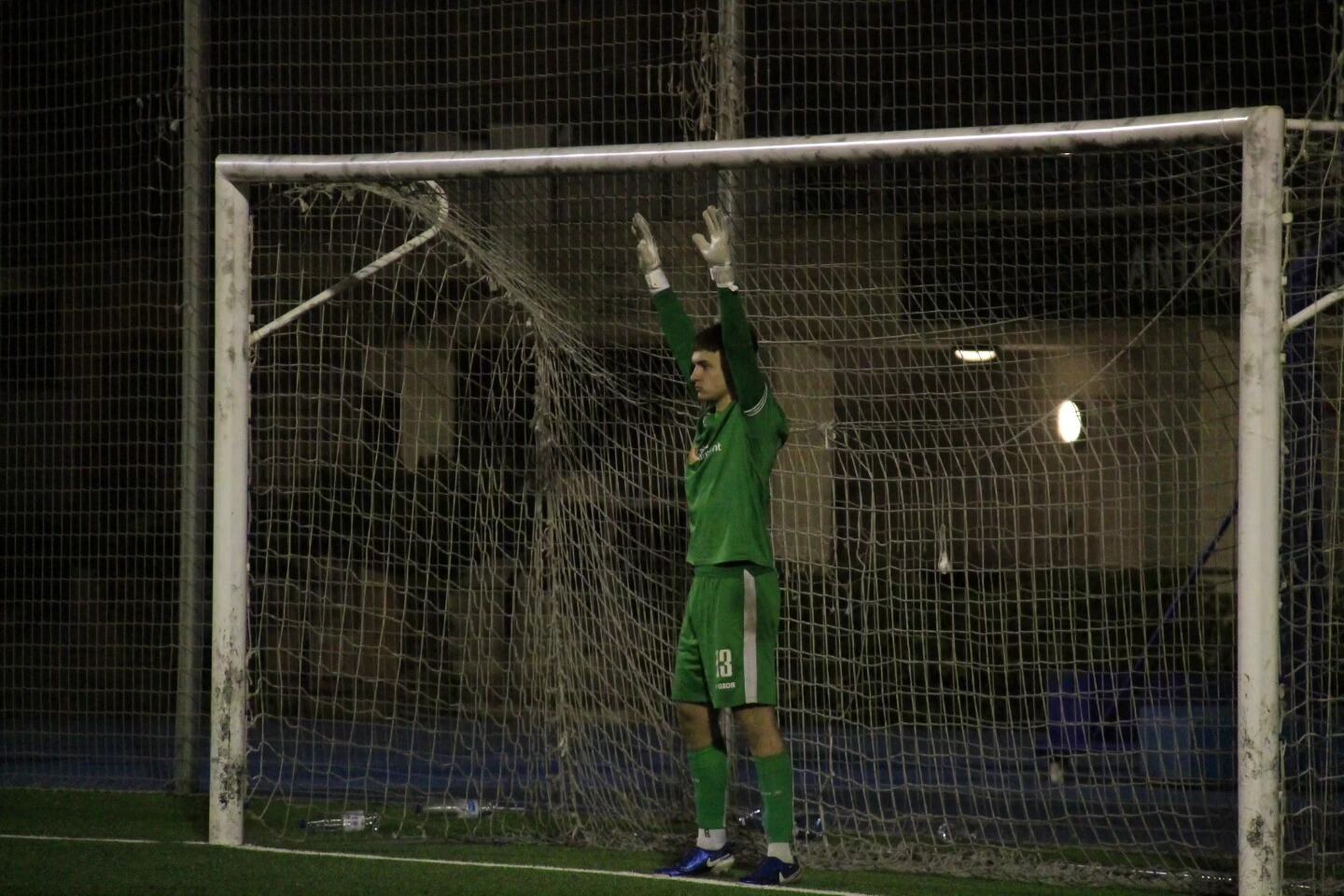 Andreu Vivó, portero del Ontinyent 1931, atento antes de que se ejecutara el penalti