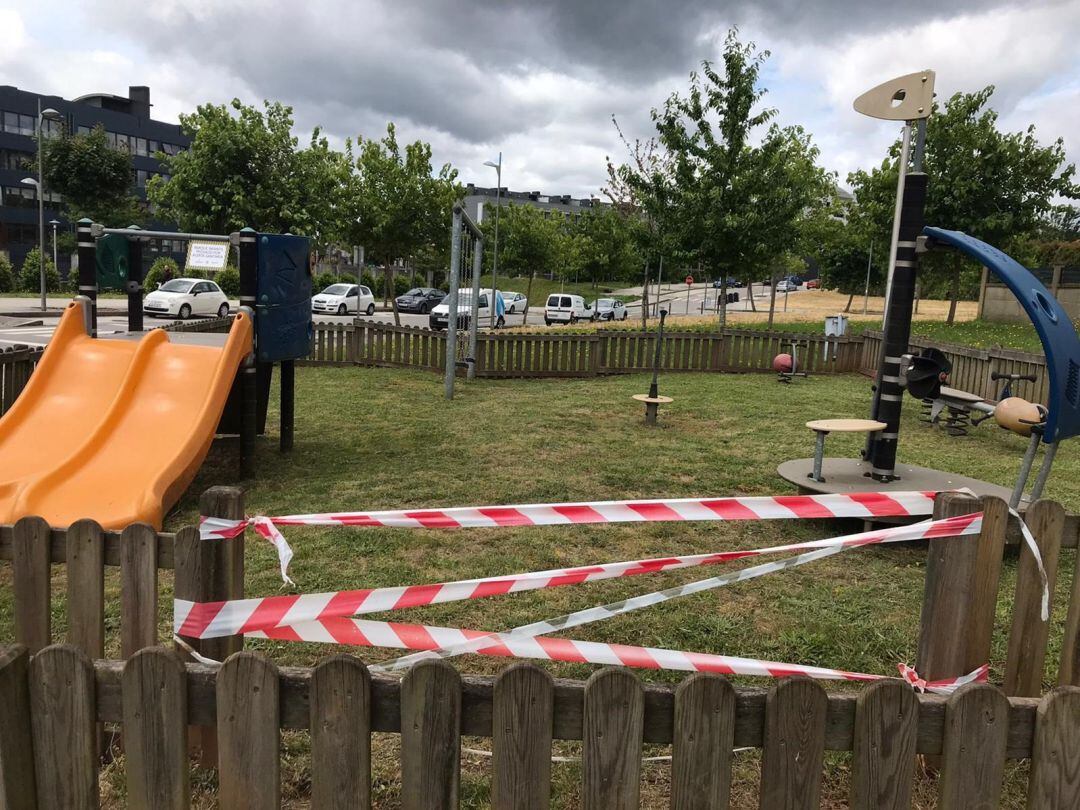 Parque infantil cerrado en Santiago