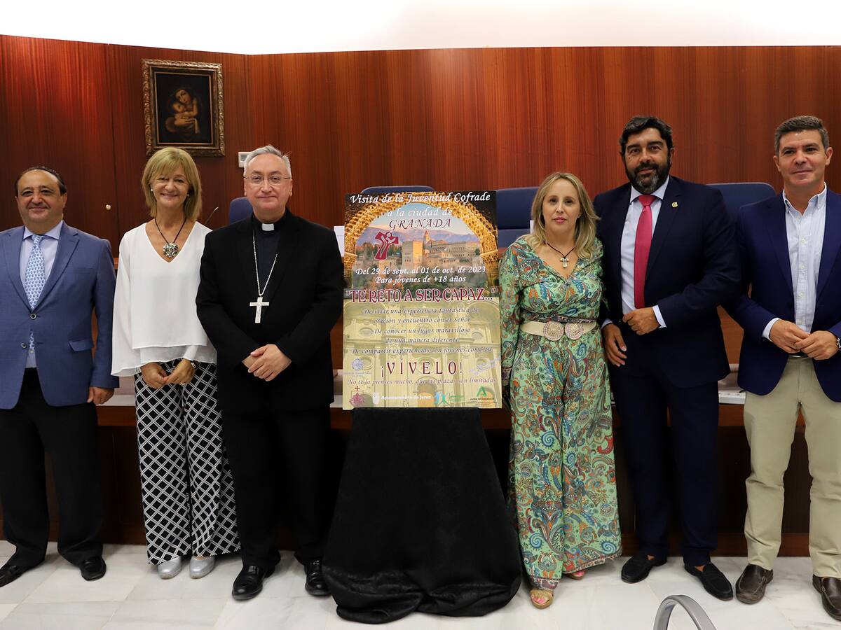 El Ayuntamiento de Jerez expresa su compromiso con los jóvenes apoyando la visita de la juventud cofrade a Granada