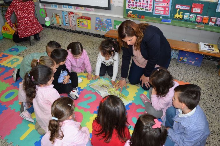 Las actividades con los más pequeños forman parte de la Semana de Animación a la lectura en Rueda