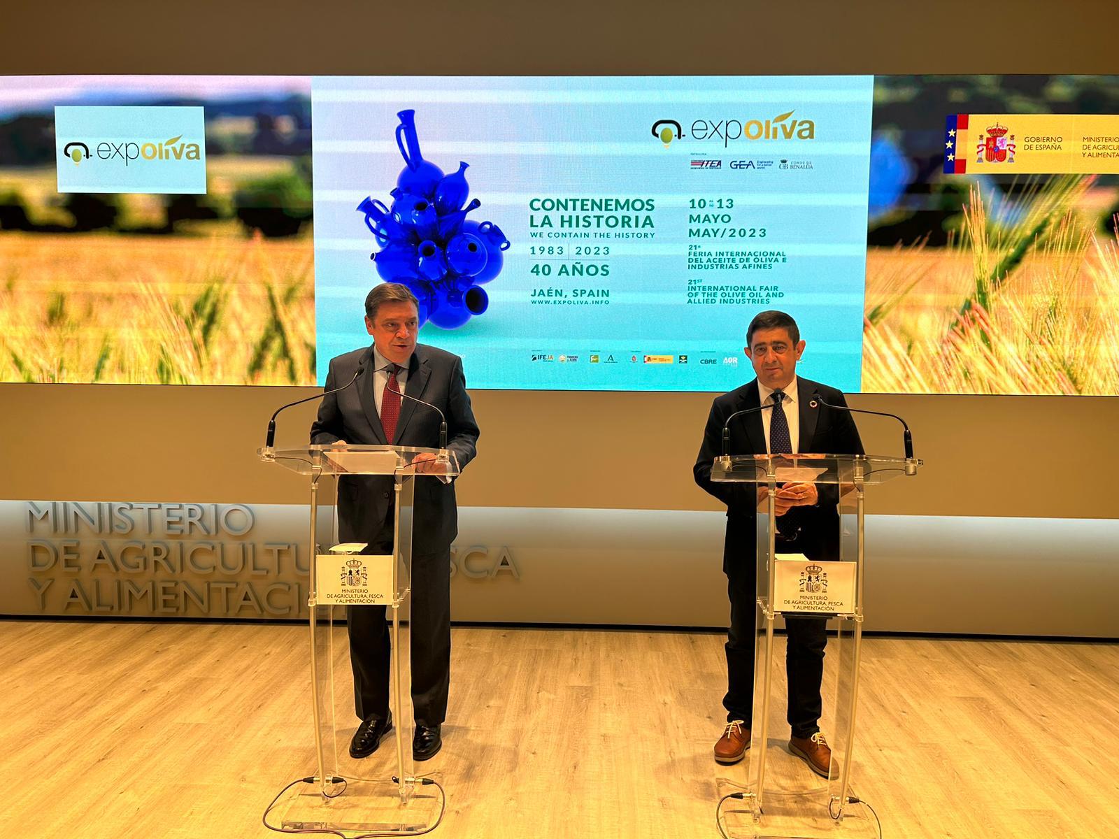 El ministro de Agricultura, Pesca y Alimentación, Luis Planas y el presidente de la Diputación Provincial de Jaén, Francisco Reyes, presentan Expoliva 2023.