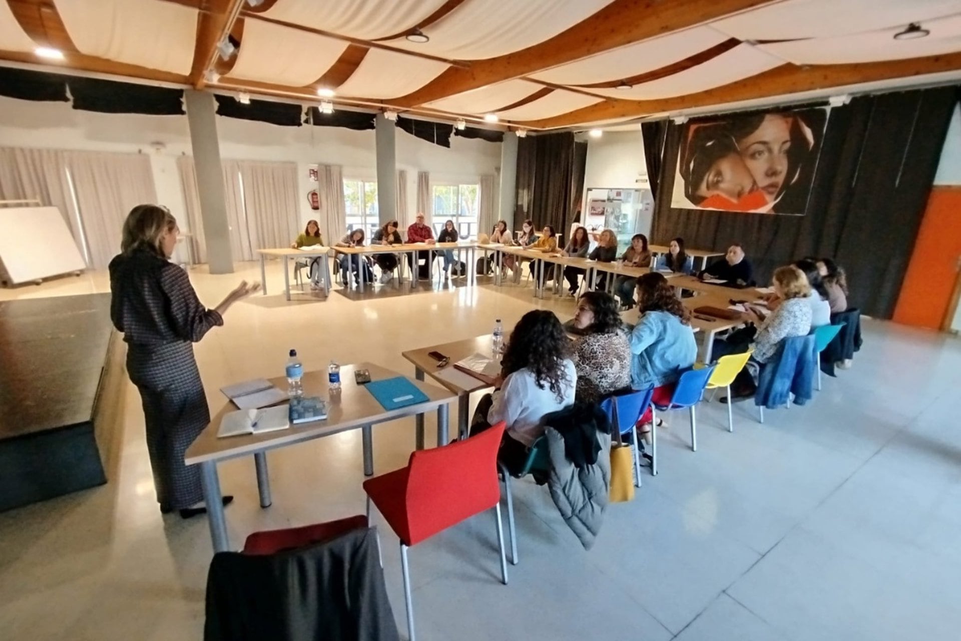 22/04/2026 Cartagena refuerza la prevención de adicciones con dos nuevos programas para menores.
La Oficina Técnica del Plan Municipal de Prevención de Adicciones (PMAD) de Cartagena ha puesto en marcha una nueva estructura de intervención dirigida a menores, jóvenes y familias que busca la promoción de hábitos saludables y la prevención de comportamientos adictivos.