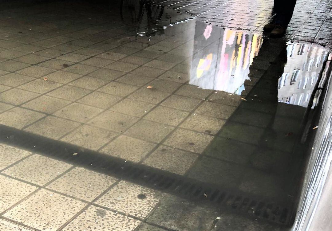 Tragantes del subterráneo junto a la delegación territorial de la Junta en Palencia