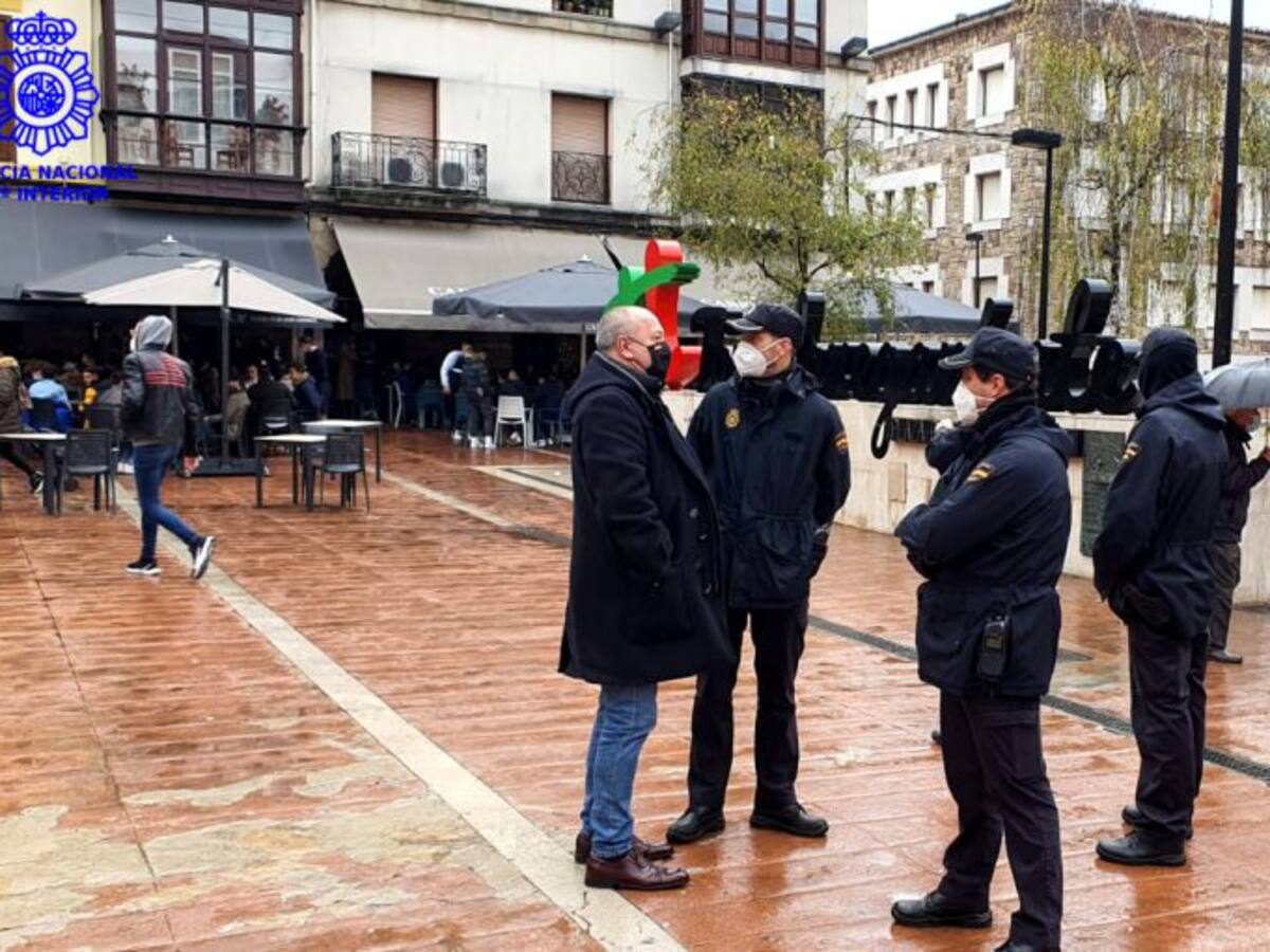 La Policía interviene en un local de Torrelavega por incumplir las normas anticovid