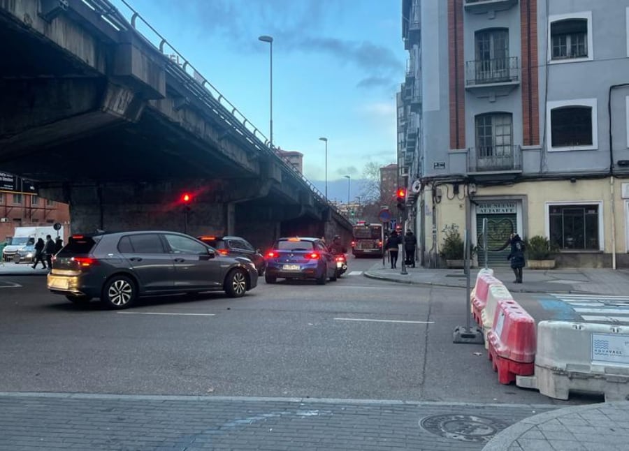 Los vehículos no pueden circular por la zona.